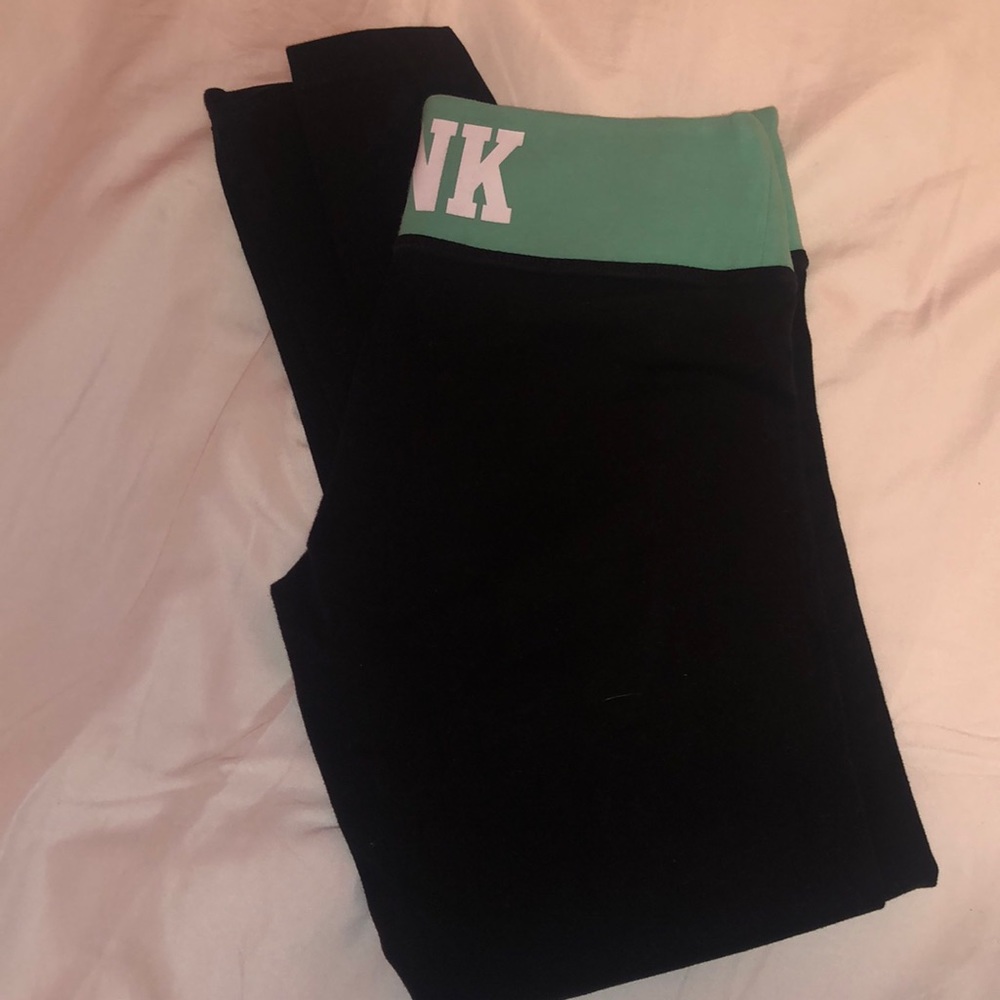 ⭐️✨3 for$20 ✨⭐️Victoria’s Secret pink leggings size small